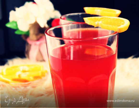 Ягодный морс с медом и имбирем Ягодный морс с медом и имбирем