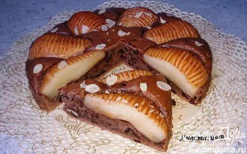 Рецепт Шоколадный пирог с грушами и яичным ликером