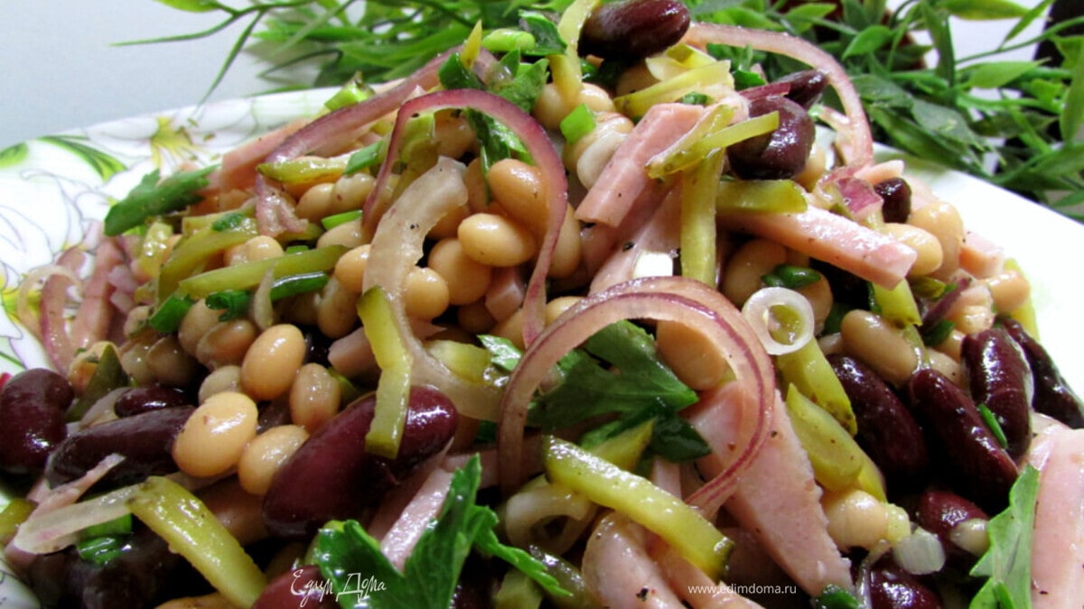 Салат из фасоли с ветчиной