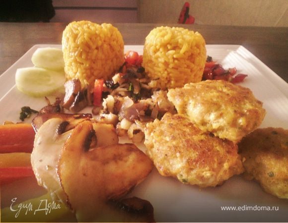 Котлеты из путассу с рисом и овощами