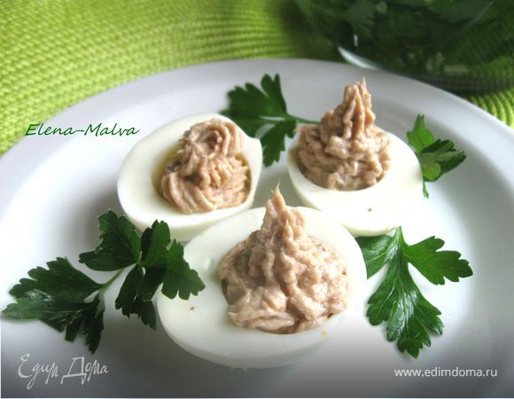 Яйца с пармезаном и тунцом 