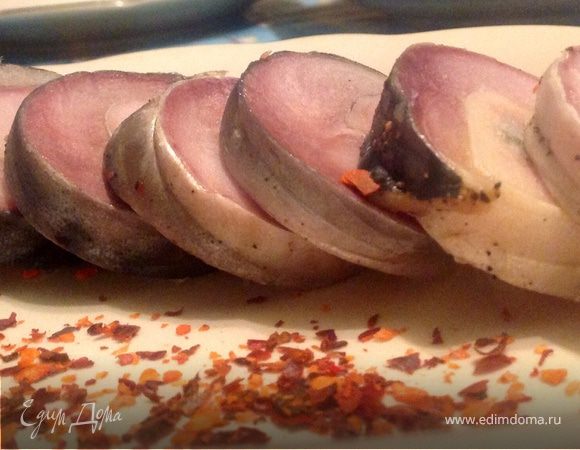 Рулеты из соленой скумбрии домашнего приготовления Рулеты из соленой скумбрии домашнего приготовления