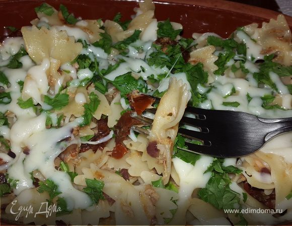 Фарфалле с тунцом и вялеными томатами Фарфалле с тунцом и вялеными томатами