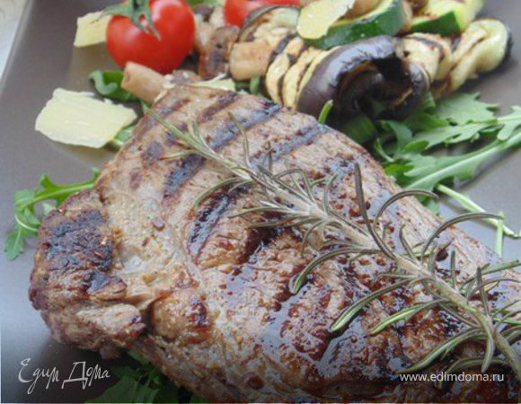 Стейк ферентино с овощами на гриле