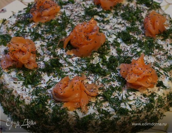 Рыбный пирог на гречневых блинах