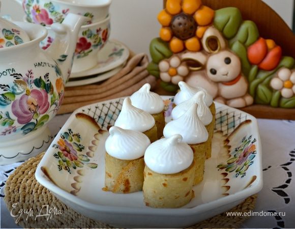 Блинчики с яблоками под "шапочкой" из безе