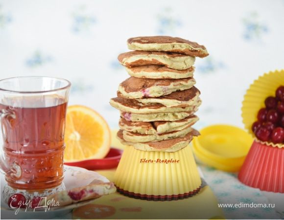 Апельсиновые оладьи с клюквой