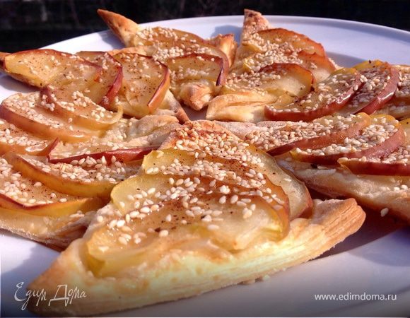 Французский хрустящий тарт с яблоками и корицей