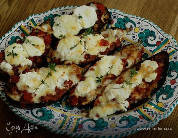 Баклажаны, фаршированные помидорами и сулугуни Баклажаны, фаршированные помидорами и сулугуни