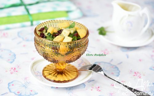 Рецепт Салат из шпината, манго и огурца с ароматной заправкой