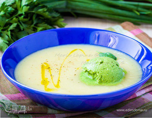 Овощной крем-суп с мороженым из шпината и сметаны