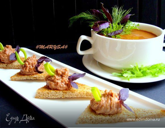 Фасолевый суп-пюре с сельдереем и морковью Фасолевый суп-пюре с сельдереем и морковью