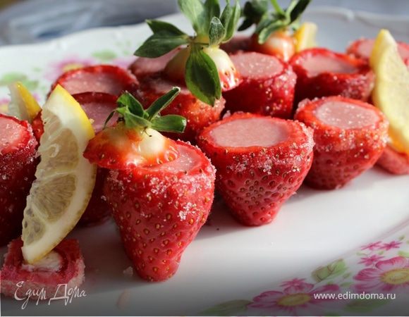 Клубничный мусс в клубнике 