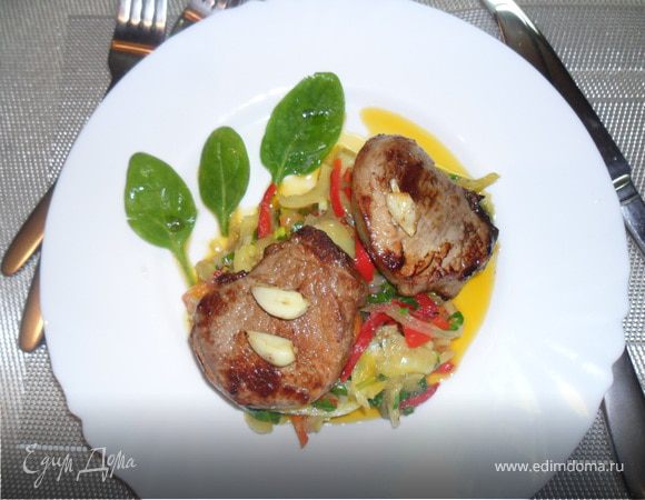 Свиные медальоны с кисло-сладким перцем
