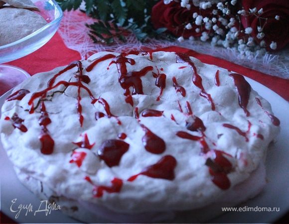Ореховый торт-безе с малиновым кремом Ореховый торт-безе с малиновым кремом