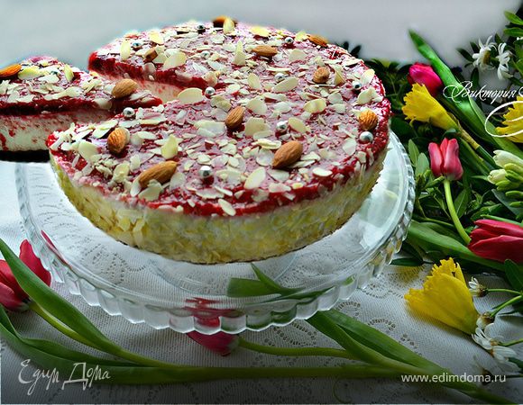 Миндальный торт с малиной