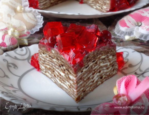 Черемуховый блинный торт с вишневым соусом Черемуховый блинный торт с вишневым соусом