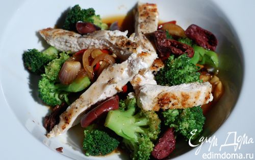 Рецепт Ароматный салат из брокколи и курицы