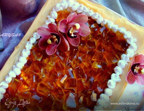 "Янтарный" мильфей с земляникой