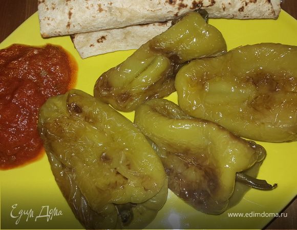 Жареные перцы с томатным соусом Basilico