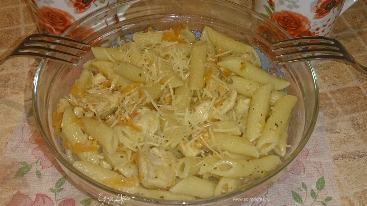 Макароны с курицей и итальянскими травами