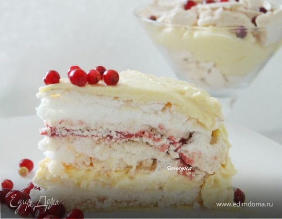 Торт-безе с брусничным курдом