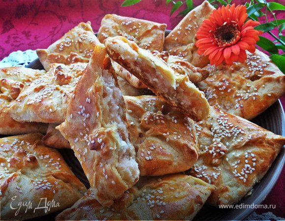 Конвертики из рубленного теста с творогом