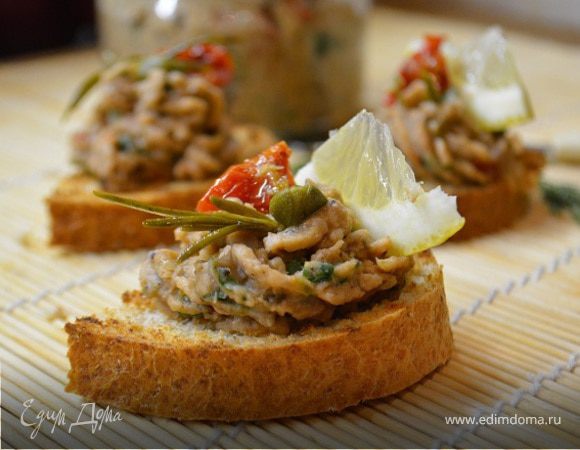 Фасолевый паштет с вялеными томатами