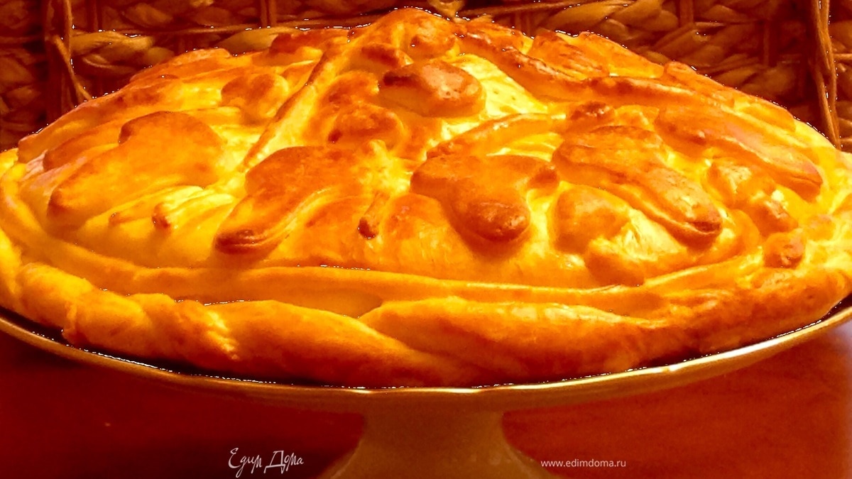 Пирог с грибами и квашеной капустой