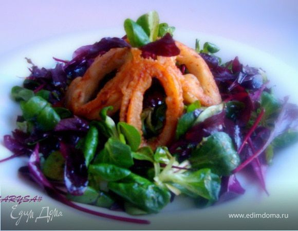 Теплый салат с кальмарами Теплый салат с кальмарами