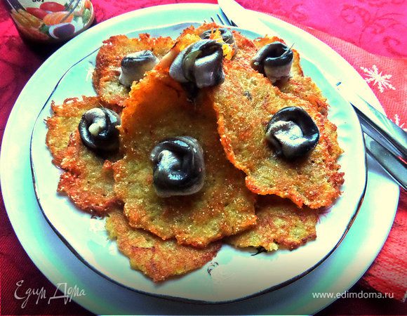 "Драники" морковно-картофельные с килечкой "Драники" морковно-картофельные с килечкой