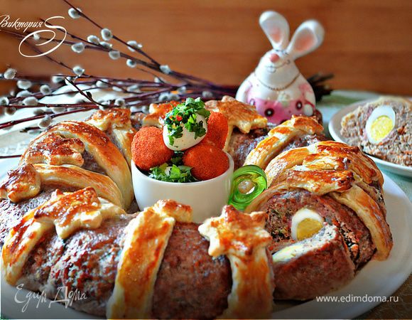 Пасхальное мясное кольцо с перепелиными яйцами по-польски Пасхальное мясное кольцо с перепелиными яйцами по-польски