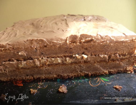 Пряный медовик с ореховой начинкой и масляным кремом Пряный медовик с ореховой начинкой и масляным кремом