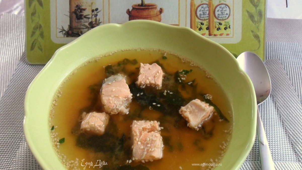 Суп с лососем в японском стиле