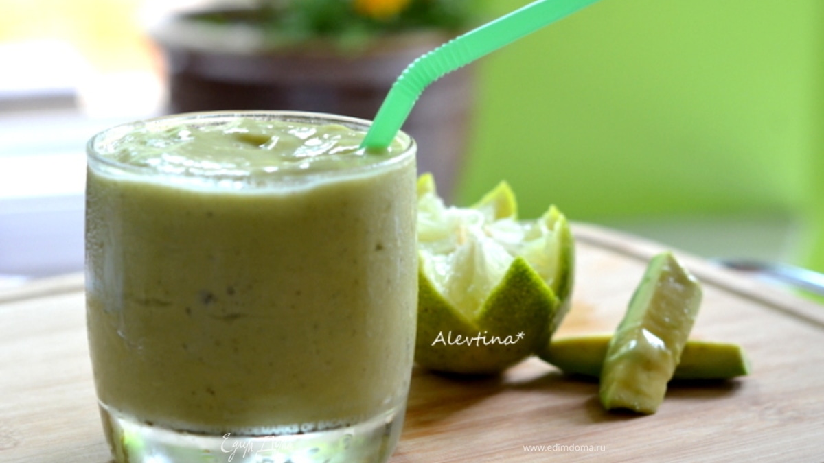 Кремовый смузи с манго и авокадо