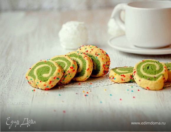 Печенье "Спиральки" с чаем матча Печенье "Спиральки" с чаем матча