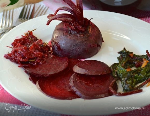 Молодая свекла с красным луком