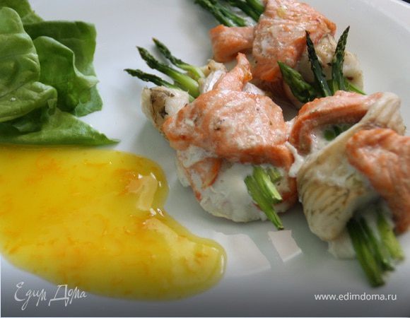 Дуэт из двух видов рыб со спаржей