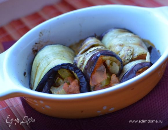 Рулетики из баклажанов с овощами