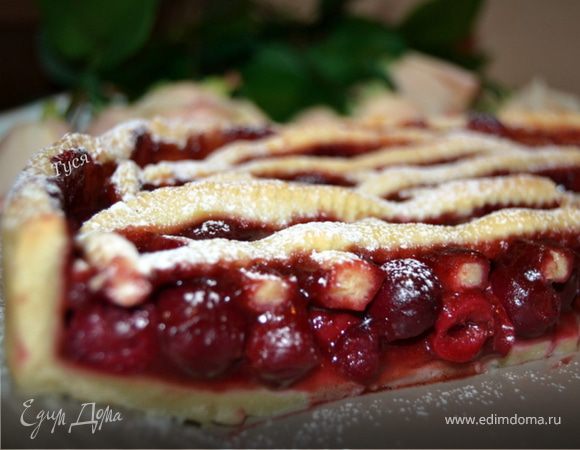 Вишневый пирог с корицей