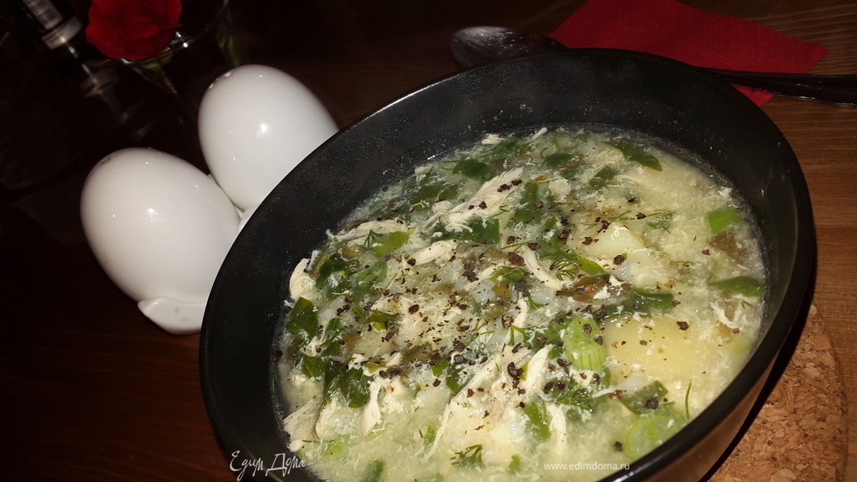 Куриный суп со шпинатом, щавелем и зеленью