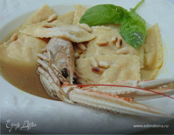 Равиоли с лангустинами и цукини в густом бульоне