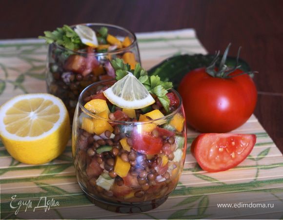 Салат из овощей и чечевицы