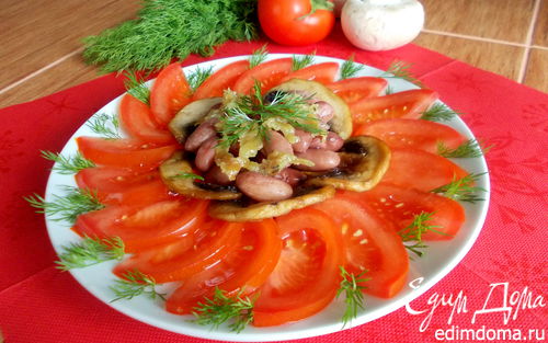 Рецепт Салат с помидорами и заправкой из печеного чеснока