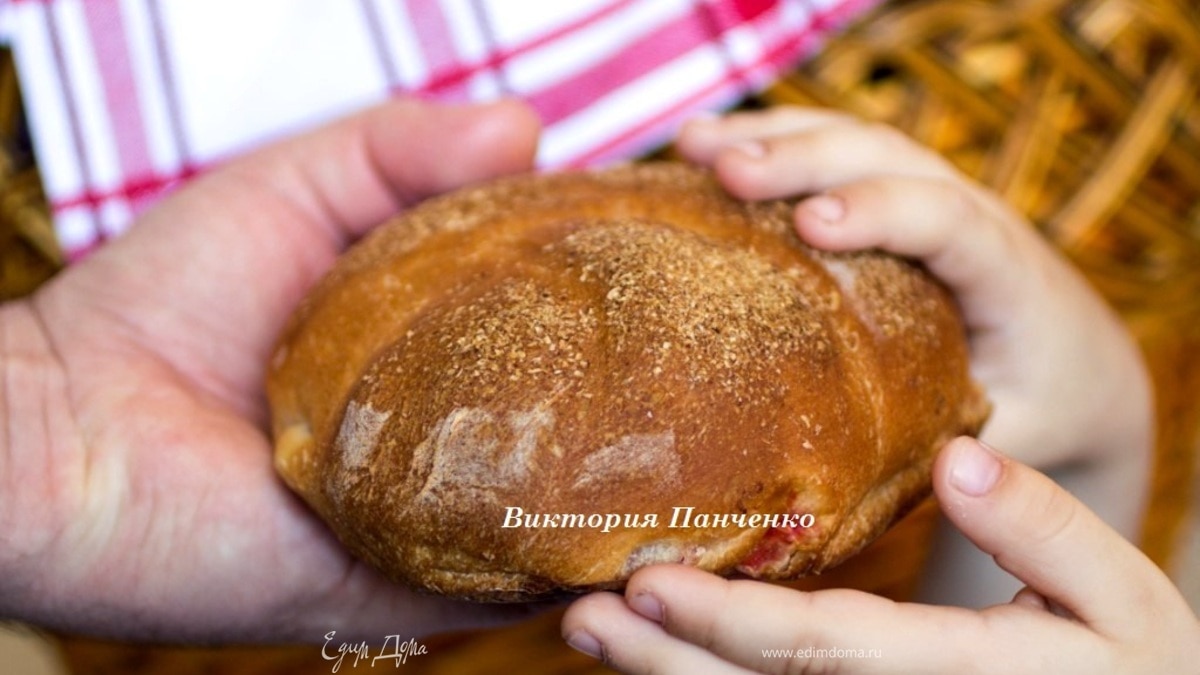 Порционный хлеб с красным песто