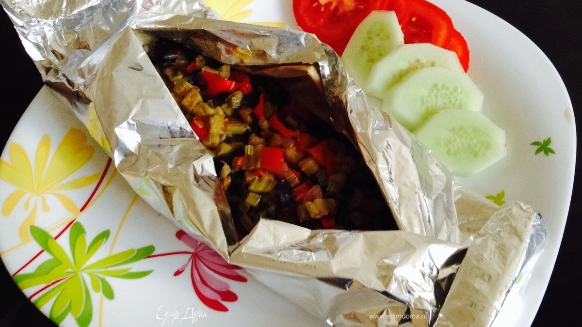 Рыба в конверте с овощами