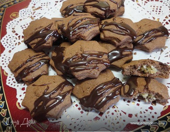 Шоколадное печенье с марципановой начинкой