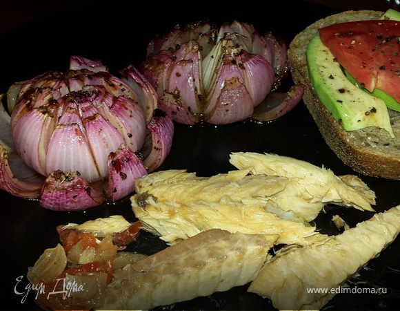 Запеченный красный лук "Водяная лилия" Запеченный красный лук "Водяная лилия"