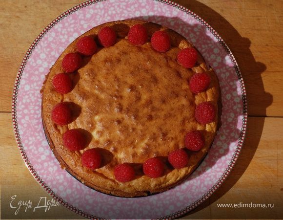 Пирог с белым шоколадом и малиной Пирог с белым шоколадом и малиной