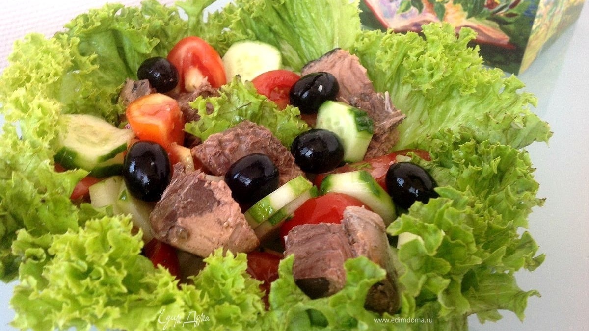 Салат с тунцом